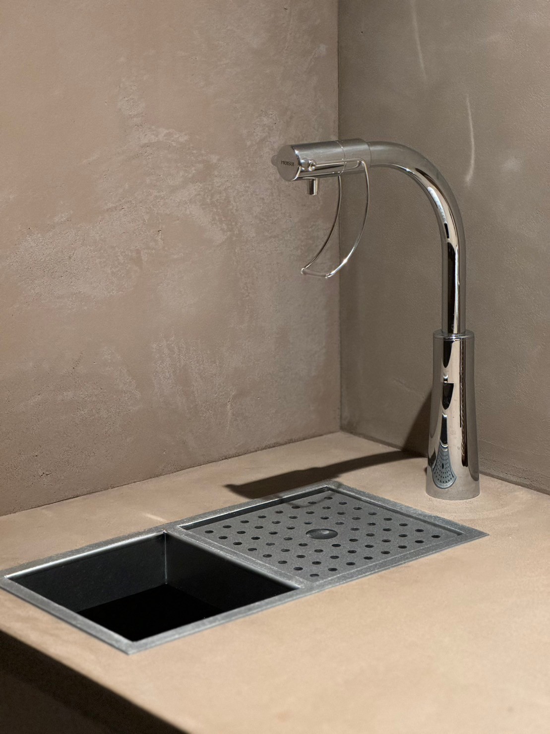 11724387-4DA4-4828-824E-BAD9A741B3DF